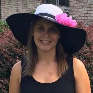 Meet your Posher, Abigail